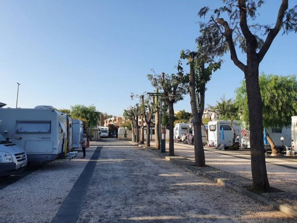 Parking Lagani Naxos — Photo 2