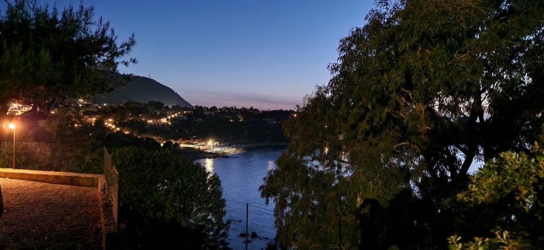 Camping Costa Ponente — Kemping in Cefalù