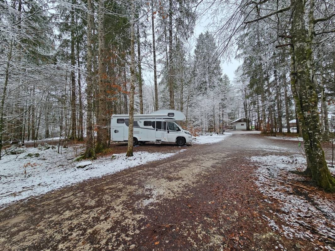 Stellplatz am Sylvensteinsee Lenggries — Stellplatz in Fall