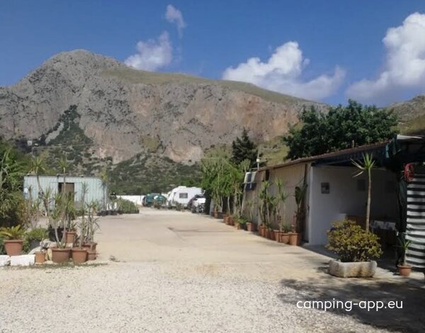 Area Sosta Camper - GIOVANNI — Photo 4