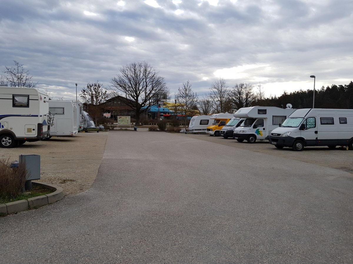 Stellplatz am Atlantis-Bad Herzogenaurach — Karavan Sitesi in Herzogenaurach