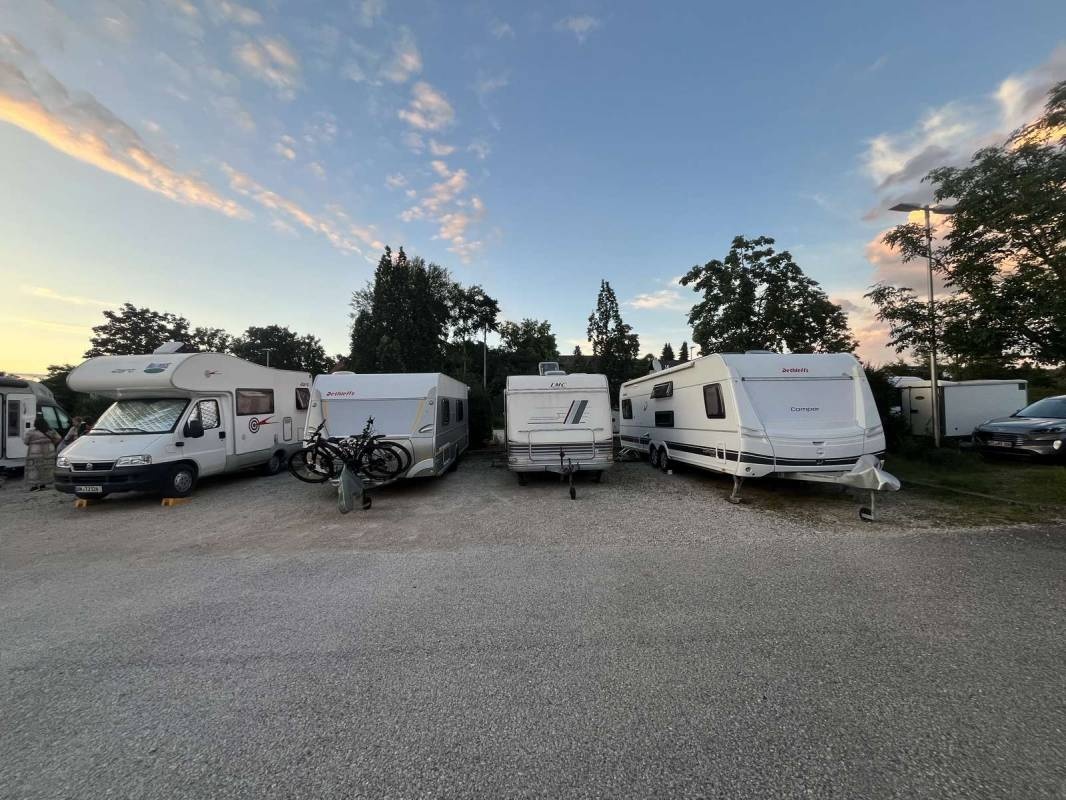 Stellplatz am Atlantis-Bad Herzogenaurach — Aire camping car in Herzogenaurach