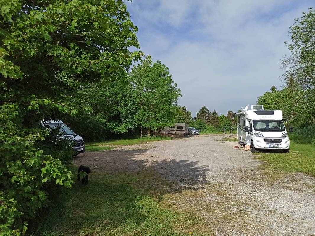 Wohnmobilstellplatz am Sportzentrum — Sítio para autocaravanas in Neustadt an der Aisch
