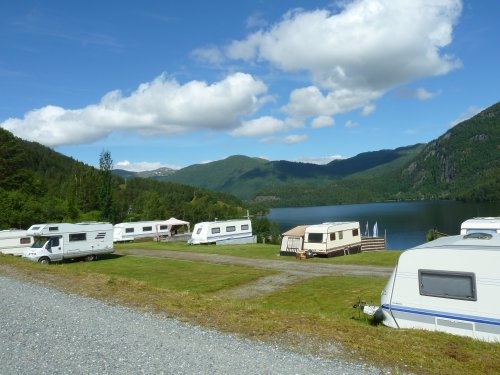 Nesjartun Camping — Campingplads in Nordfjordeid