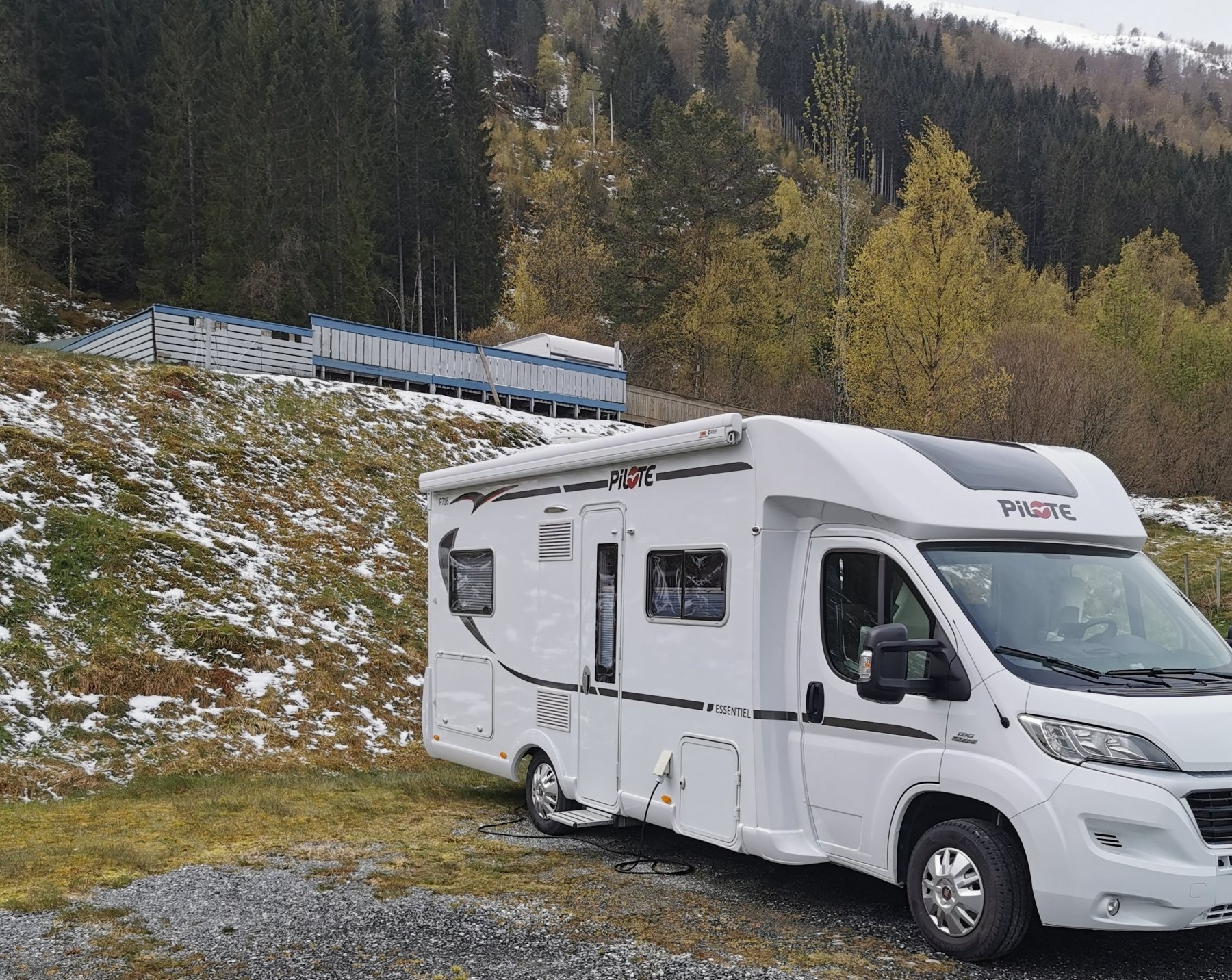 Nesjartun Camping — Campingplads in Nordfjordeid