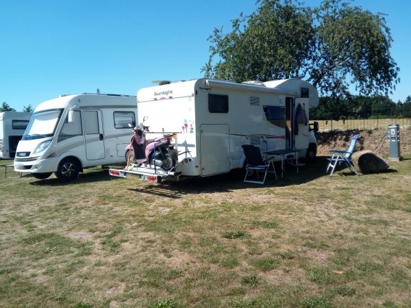 Wohnmobilstellplatz Insel Rügen Putbus Lauterbach — Campervan Site in Putbus Lauterbach