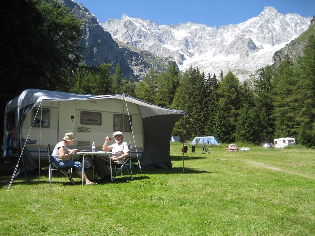 Camping Des Glaciers — Area da campeggio in Orsières