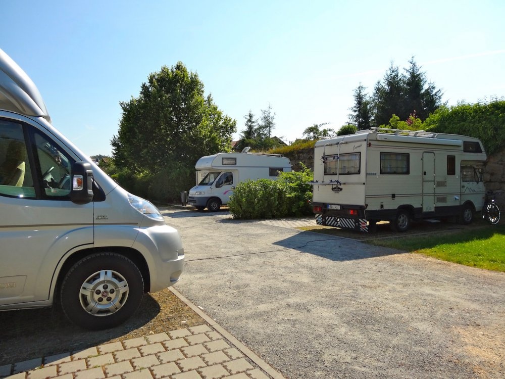Stellplatz Am Hexenturm Themar — Sítio para autocaravanas in Themar