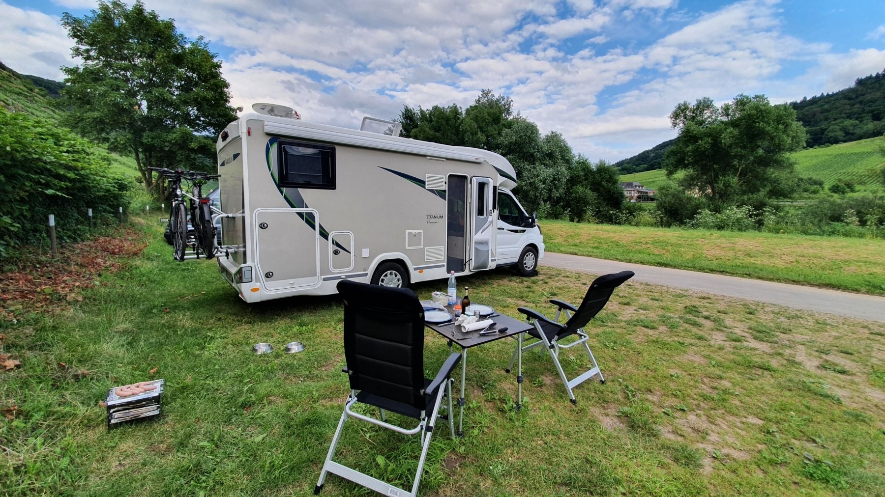 Stellplatz Valwig — Campervan Site in Valwig