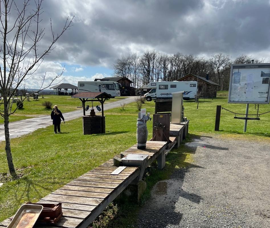 Reisemobilstellplatz Höhenblick Oberbrombach — Aire camping car in Oberbrombach