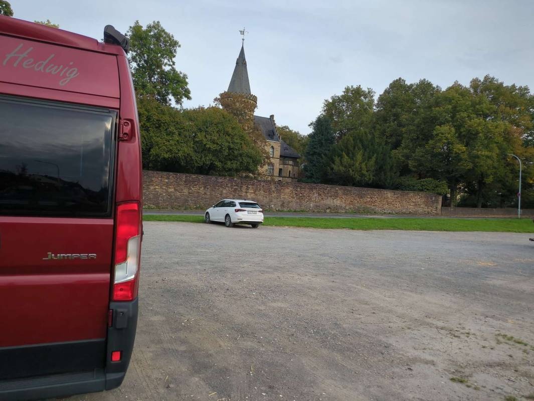 Übernachtungsparkplatz Sinzig — Gecelik park yeri in Sinzig