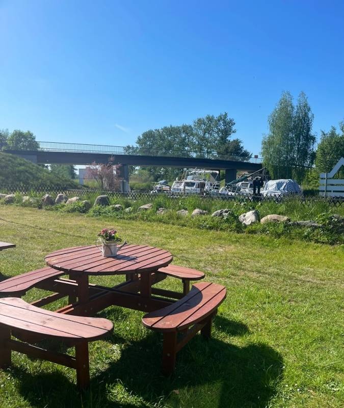 Bootsanleger & Camping Höffler — Kemp in Eldena