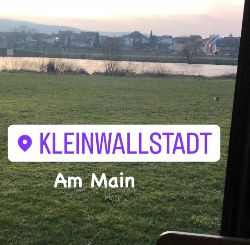 Stellplatz am Mainufer Kleinwallstadt — Karavan Sitesi in Kleinwallstadt