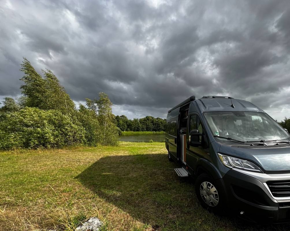 Stellplatz bei Aalbogaard Fischteiche Aarup — Area Autocaravanas in Aarup