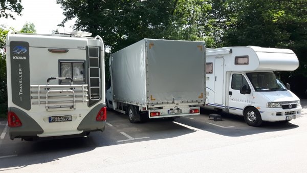 Übernachtungsparkplatz am Baggersee Friedberg — Overnight-parking in Friedberg