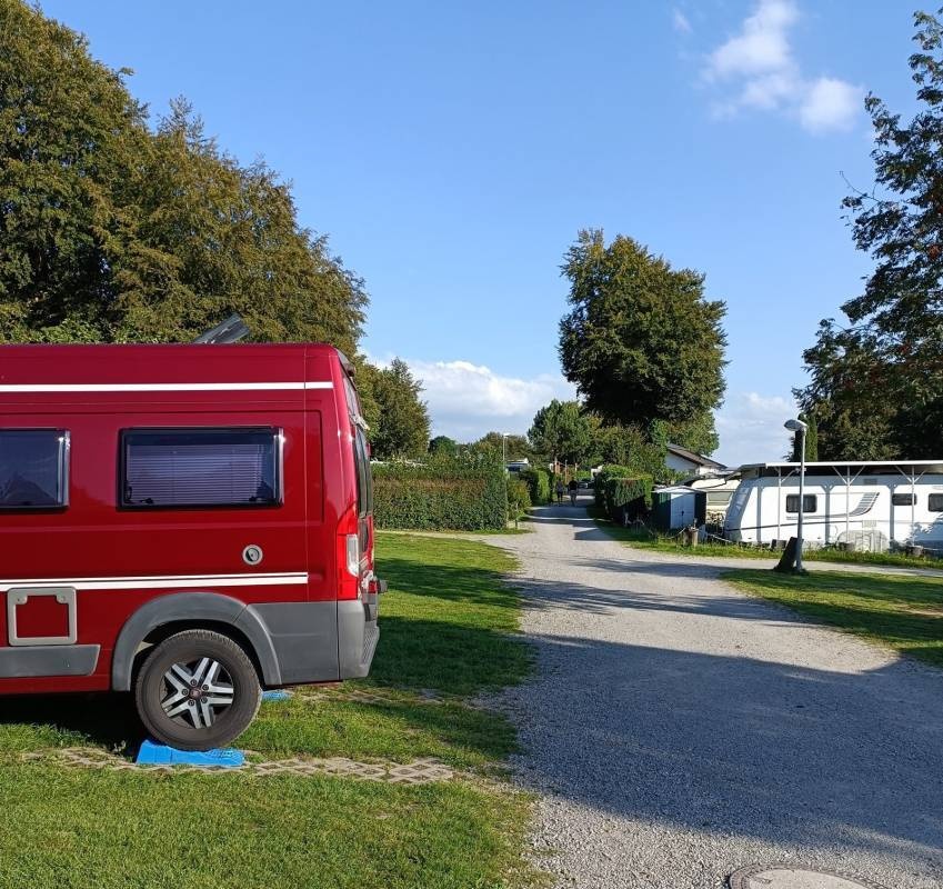 Camping zum Jone-Bur — Kamp yeri in Monschau