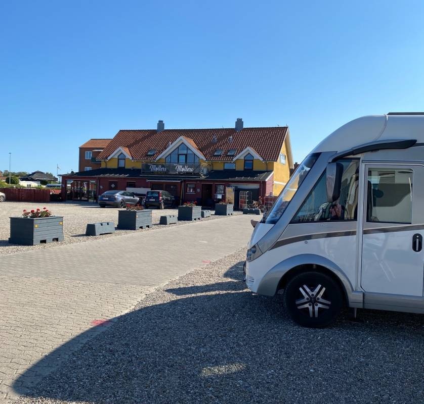 Stellplatz am Yachthafen Juelsminde — Area Autocaravanas in Juelsminde