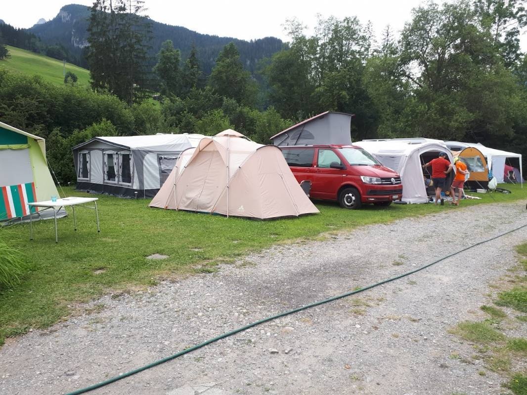 Camping Bellerive — Kemping in Saanen