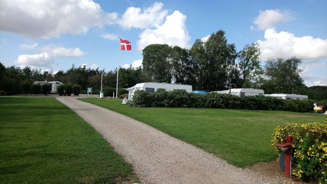 Stellplatz Løgballe Camping — QuickStop in Stouby