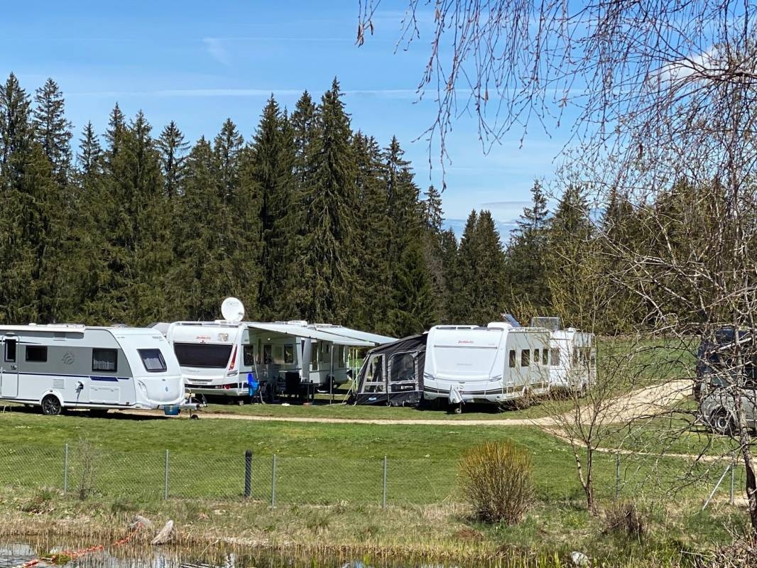 Camping Les Cerneux — Camping in La Chaux-des-Breuleux