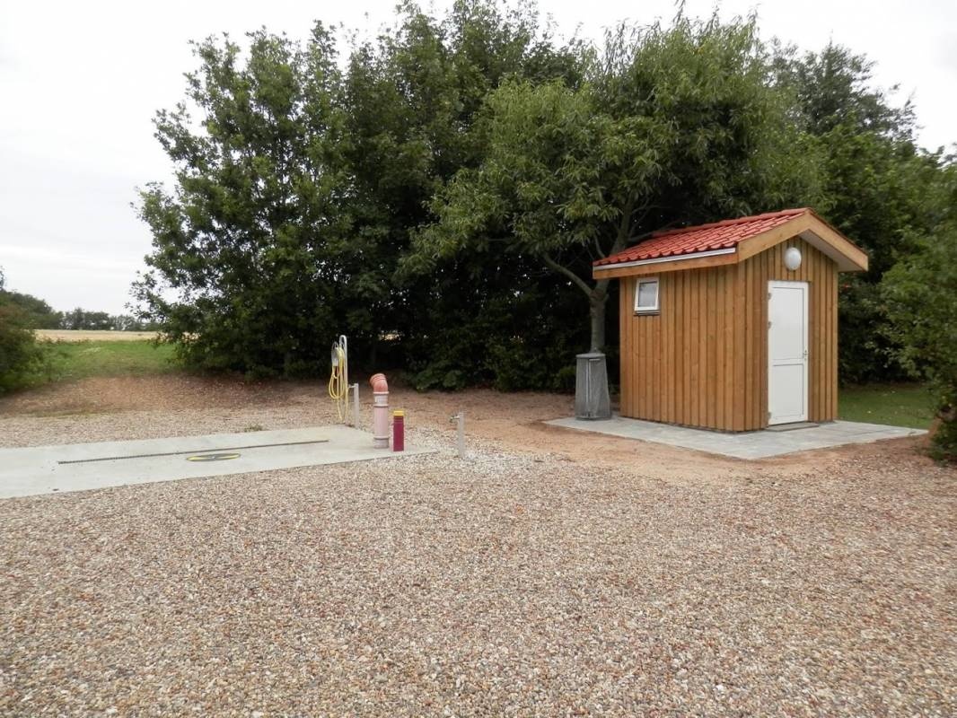 Lund Forsamlingshus Højslev — Campervan Site in Højslev