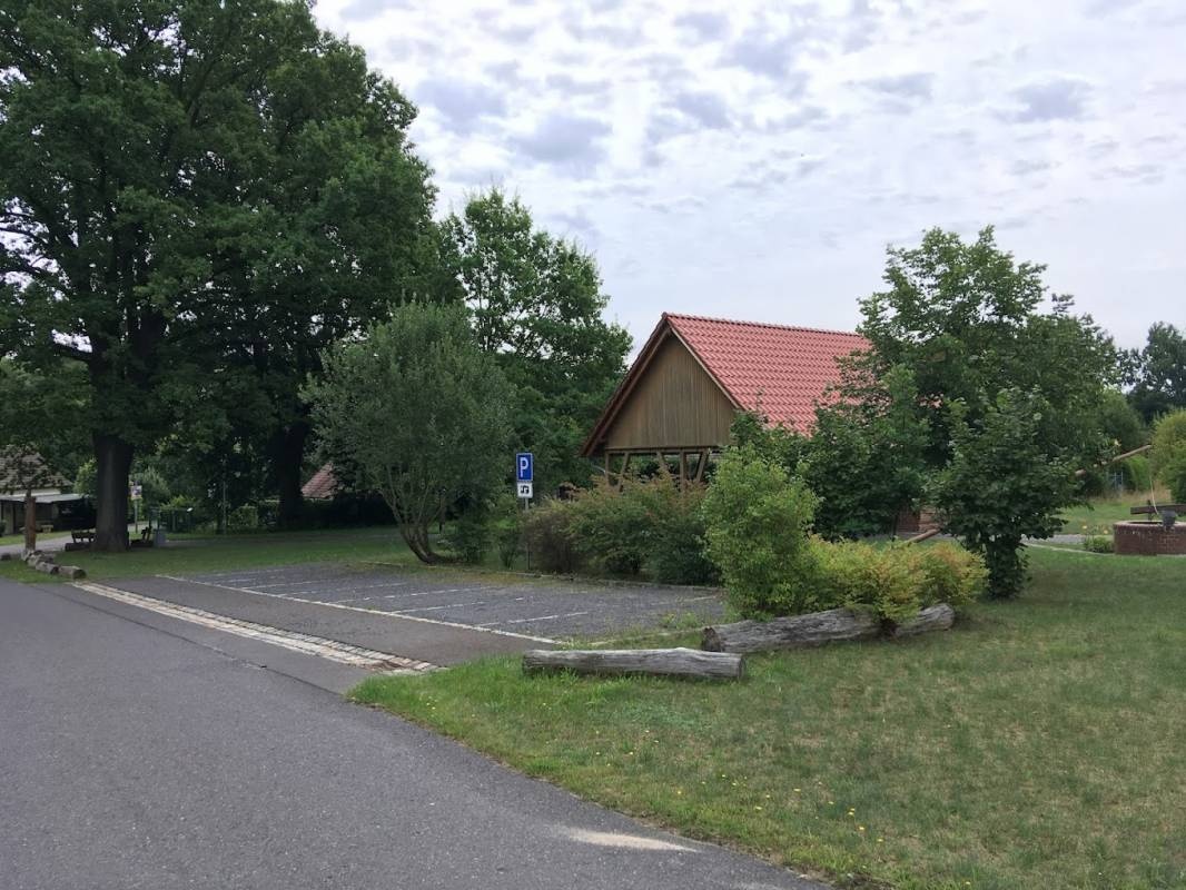 Parkplatz in der Neißeaue — Bobilplass in Neiße-Malxetal