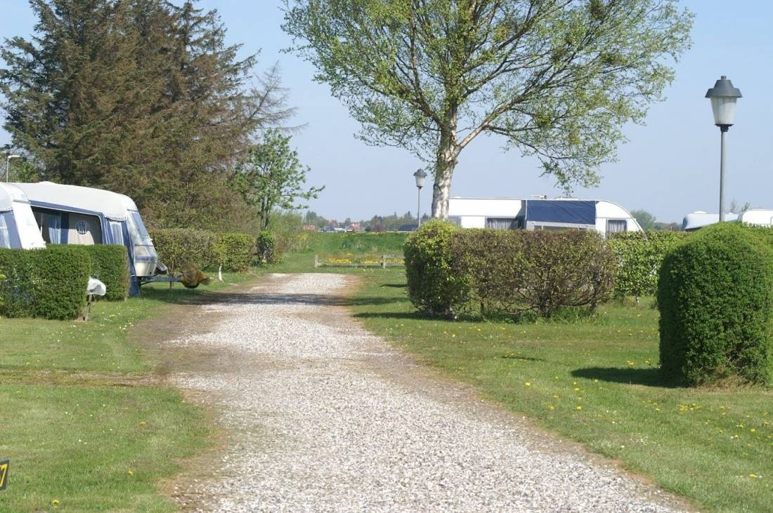 QuickStop am Egense Strand Camping — Sp. parking dla kamperów in Storvorde
