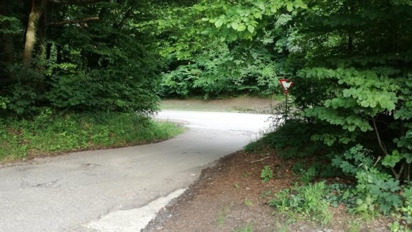 Übernachtungsparkplatz K 5140 Bahlingen am Kaiserstuhl — Parkeerplek om te overnachten in Vogtsburg am Kaiserstuhl