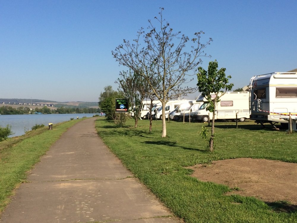 Stellplatz Mosel Beach — Campervan Site in Mehring