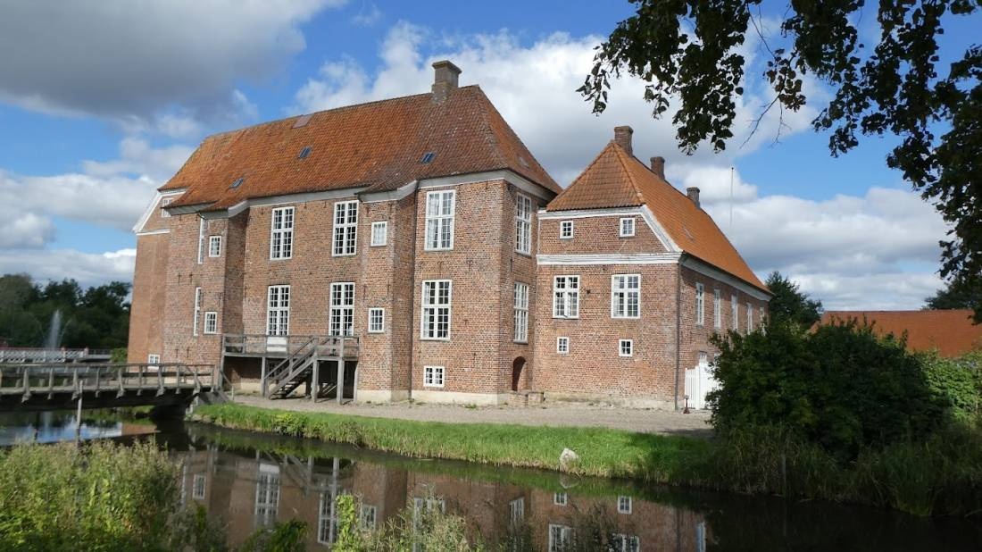 Stellplatz am Schloss Gram — Stellplatz in Gram