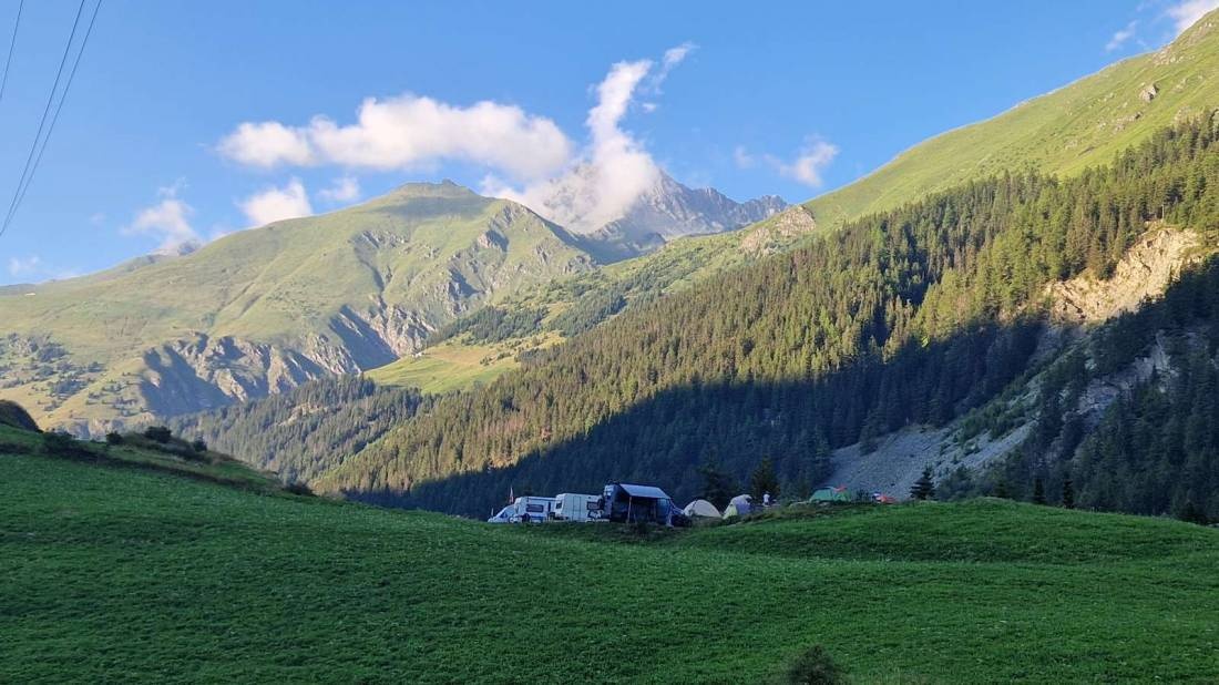 Camping du Grand Saint Bernard — Kamp yeri in Bourg-Saint-Pierre