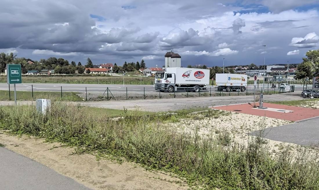 Stellplatz Hollabrunn — Campervan Site in Gemeinde Hollabrunn