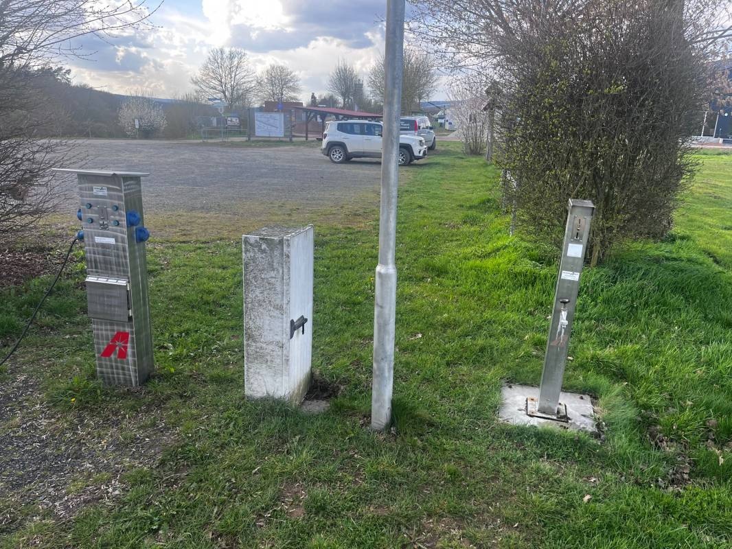 Stellplatz am Grenzmuseum Schifflersgrund Asbach — Camperplads in Asbach-Sickenberg