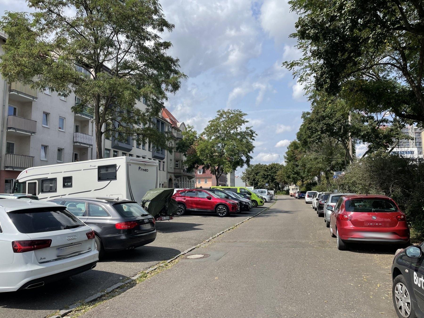 Parkplatz Juri-Gagarin-Ring Erfurt — Estacionamento público in 