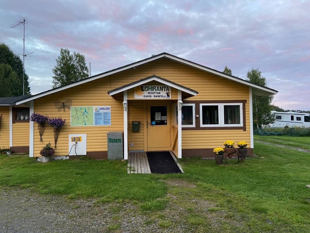 Lohirannan Lomakylä - Lohiranta Holiday Village — Campingplats in Sukeva