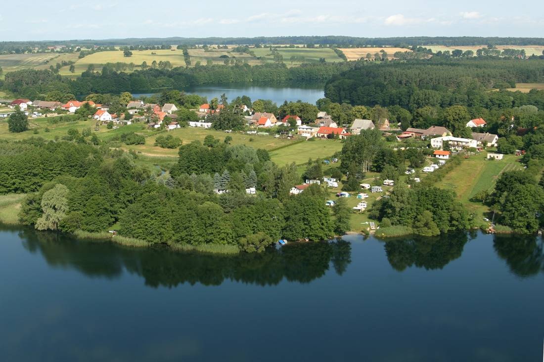 Campingplatz klein & fein Am Carwitzer See — Campingplads in Feldberger Seenlandschaft
