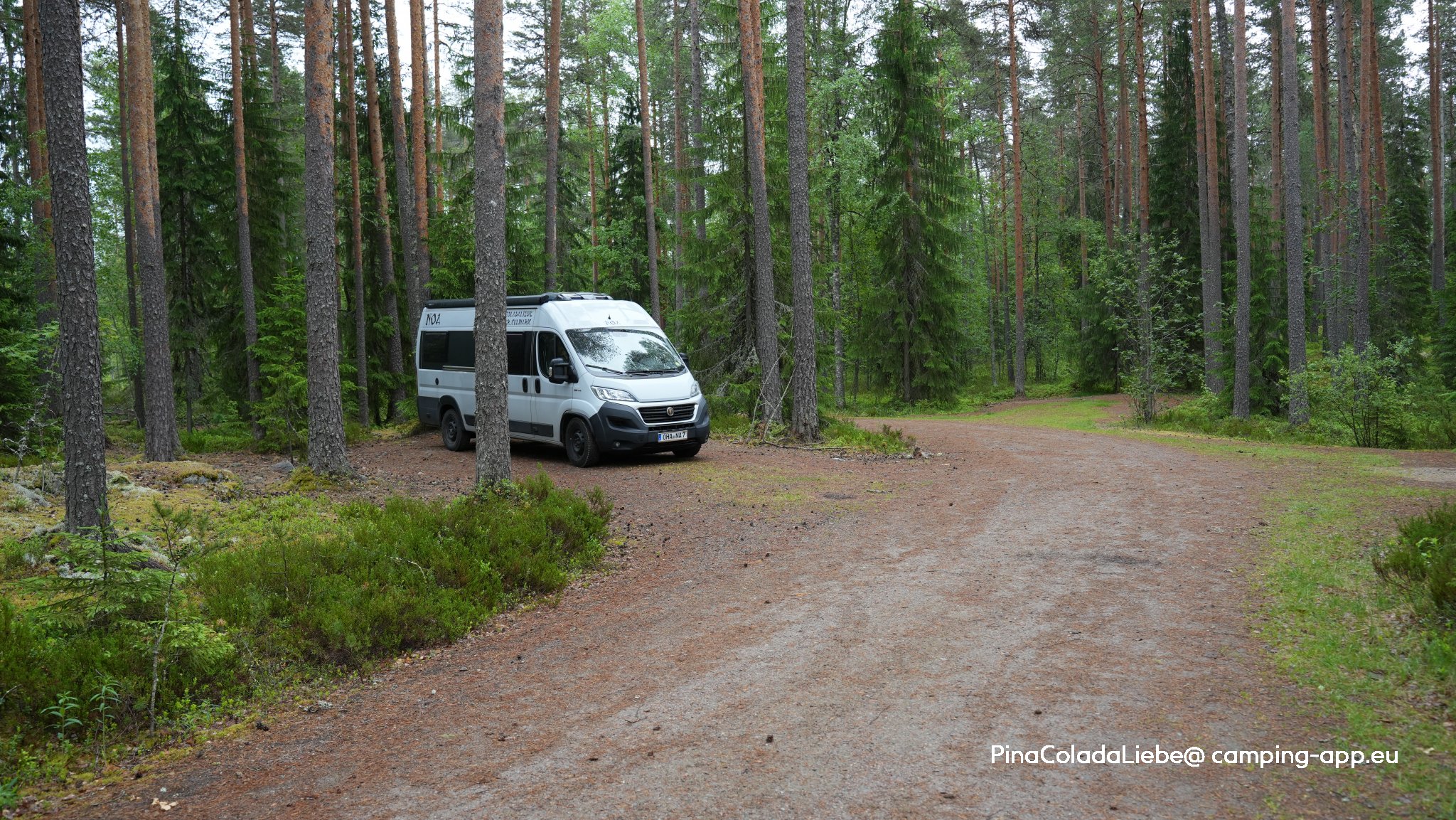 Haukkajärvi — Estacionamento noturno in Laakanperä