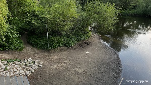 Übernachtungsparkplatz am Saaleufer Jena — Photo 5