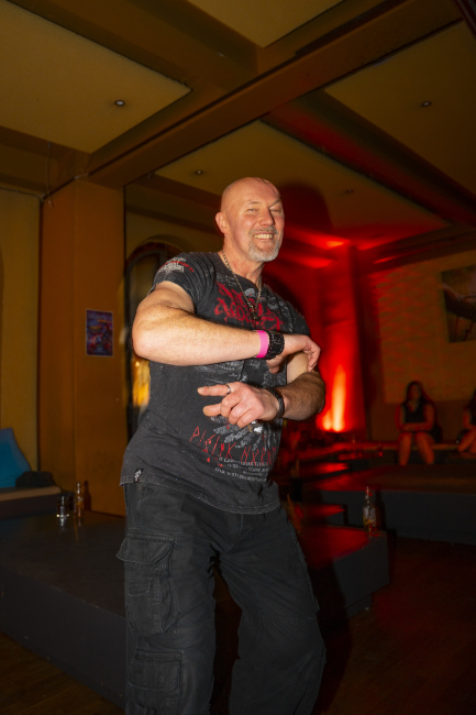 Foto 8 aus Ü30 DJ Bieler Gleis1 - 28.02.2026 - Professionelle Fotografie von LBRepresenting