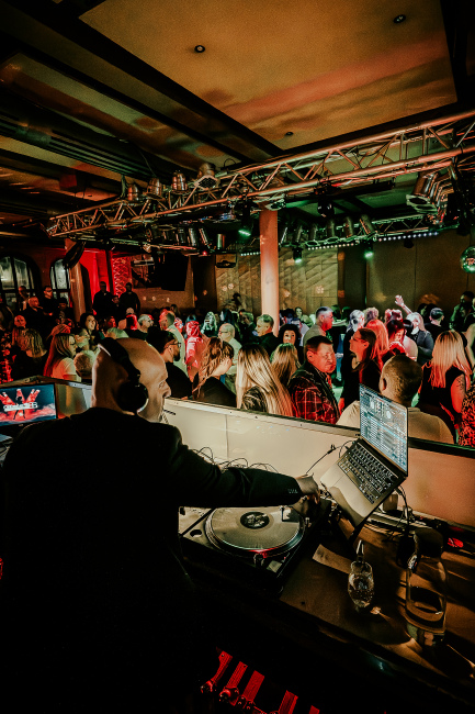 Foto 16 aus 90´s Event 10.01.2026 - Professionelle Fotografie von LBRepresenting