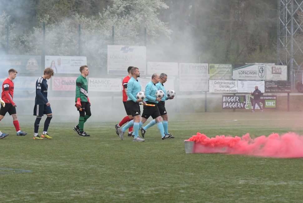 Foto 5 aus Meisterschaftsspiel am Freitagabend, d. 24.04.2026 bei der SV Lieth - Professionelle Fotografie von UweLangeloh