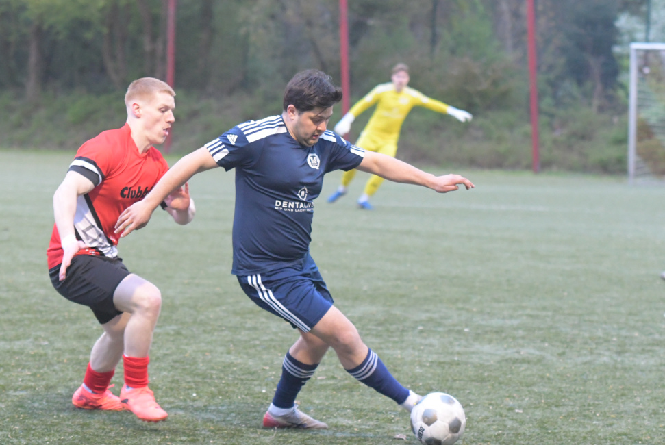 Foto 14 aus Meisterschaftsspiel am Freitagabend, d. 24.04.2026 bei der SV Lieth - Professionelle Fotografie von UweLangeloh