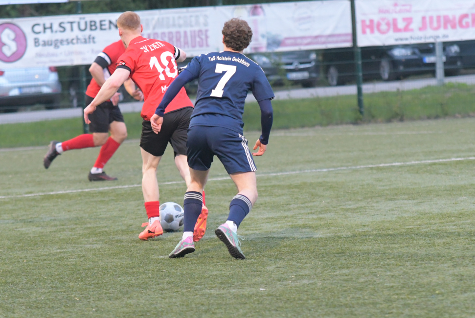 Foto 11 aus Meisterschaftsspiel am Freitagabend, d. 24.04.2026 bei der SV Lieth - Professionelle Fotografie von UweLangeloh
