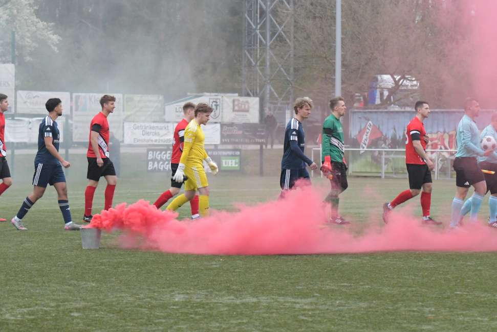 Foto 8 aus Meisterschaftsspiel am Freitagabend, d. 24.04.2026 bei der SV Lieth - Professionelle Fotografie von UweLangeloh