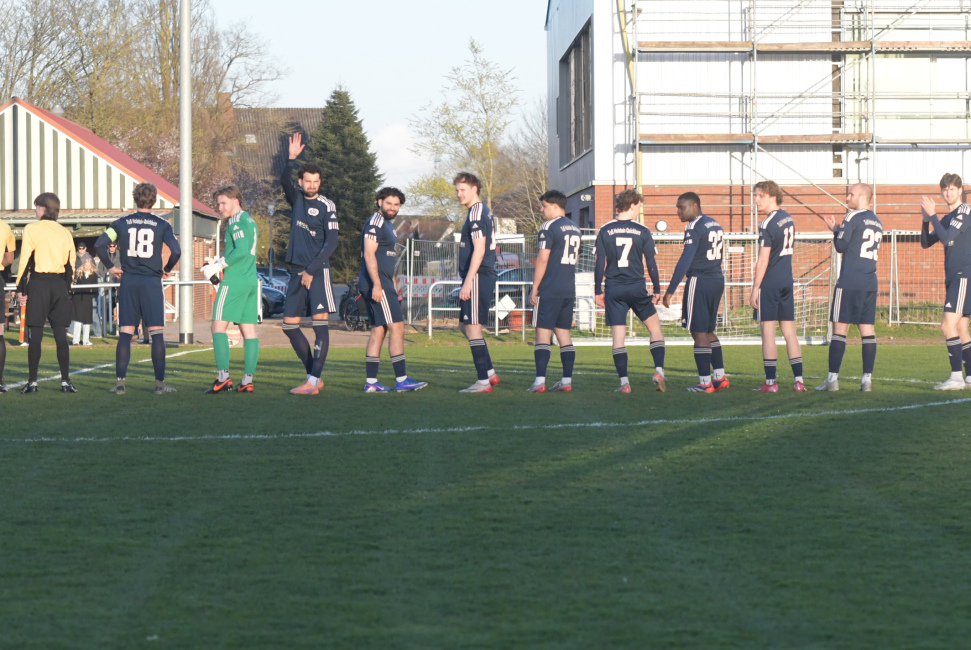 Foto 7 aus Meisterschaftsspiel am Freitagabend, d. 10.04.2026 beim TV Haseldorf - Professionelle Fotografie von UweLangeloh