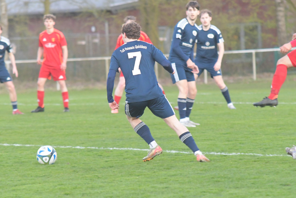 Foto 13 aus Meisterschaftsspiel am Freitagabend, d. 10.04.2026 beim TV Haseldorf - Professionelle Fotografie von UweLangeloh