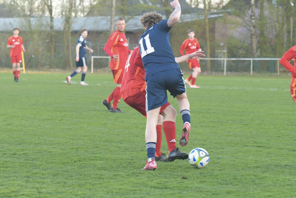 Foto 18 aus Meisterschaftsspiel am Freitagabend, d. 10.04.2026 beim TV Haseldorf - Professionelle Fotografie von UweLangeloh