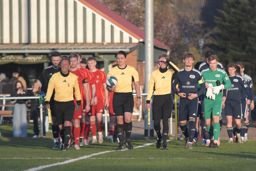 Foto 4 aus Meisterschaftsspiel am Freitagabend, d. 10.04.2026 beim TV Haseldorf - Professionelle Fotografie von UweLangeloh