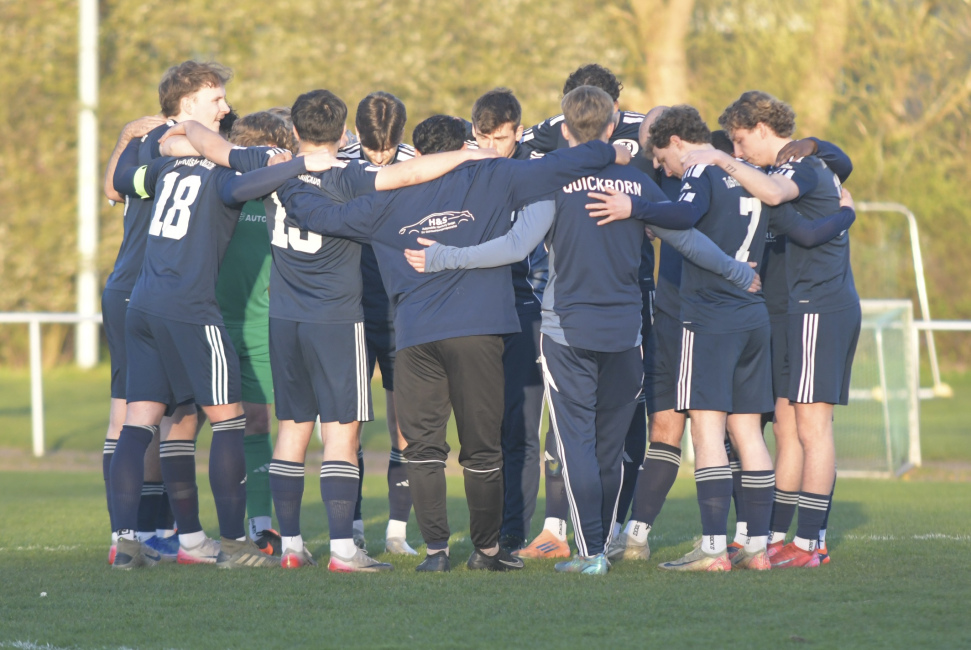 Foto 11 aus Meisterschaftsspiel am Freitagabend, d. 10.04.2026 beim TV Haseldorf - Professionelle Fotografie von UweLangeloh