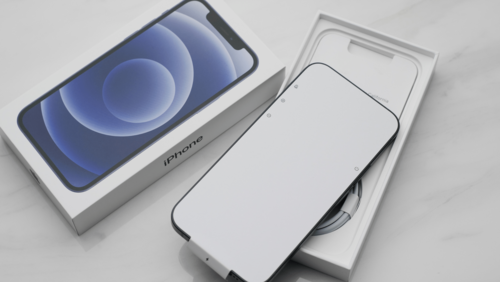 Nowości w naszym sklepie: iPhone 16 i AirPods – dlaczego warto je mieć?